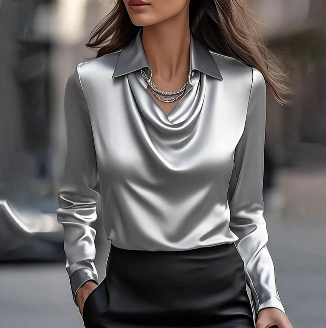 Yovanna™ – Elegante Satinbluse mit drapiertem Ausschnitt