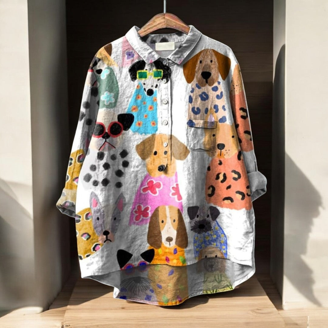 Carina™ - Einzigartige Damenbluse mit niedlichem Hundedruck